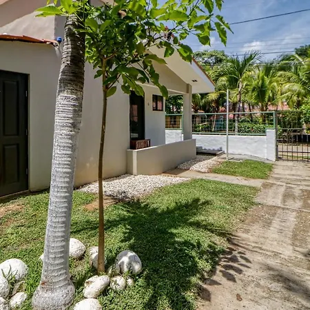 Studio W/ Resort-Style Pool, Walk To Beach!