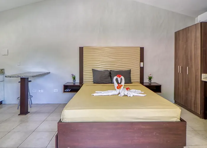 Appartamento Studio W/ Resort-Style Pool, Walk To Beach!