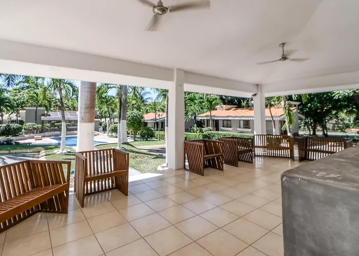 Studio W/ Resort-Style Pool, Walk To Beach! * Coco