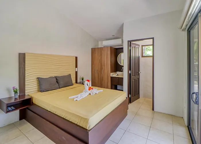 Studio W/ Resort-Style Pool, Walk To Beach! * Coco