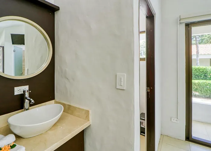 Studio W/ Resort-Style Pool, Walk To Beach! * Coco